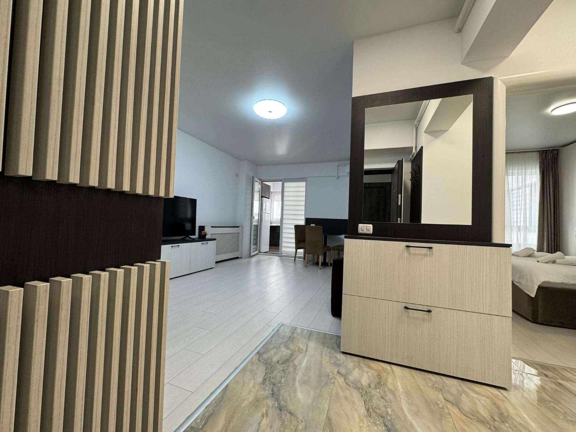 Luxury Glam Apartments Central Adress Bucuresti With Parking Екстериор снимка
